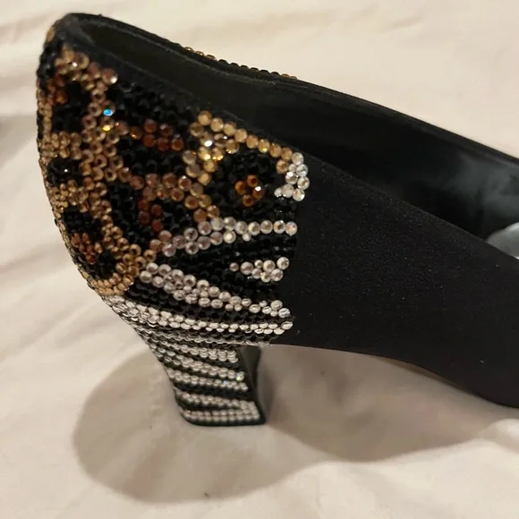 Stuart Weitzman Tigereye Black Peau Heels - Picture 4 of 10